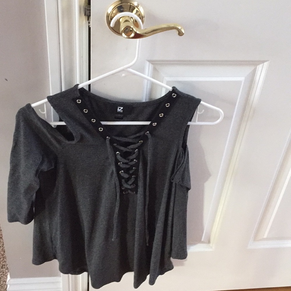 Open shoulder top